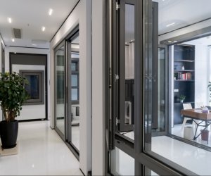 赴澳大利亞（悉尼）- 鋁合金門窗安裝工