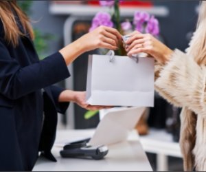 日本長崎/沖繩 - 免稅店翻譯導購 正社員