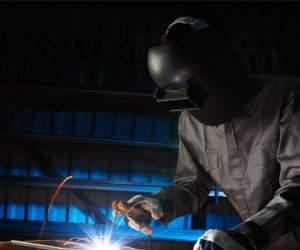 赴澳大利亞（布里斯班）- 鋁合金 / 鉚焊工