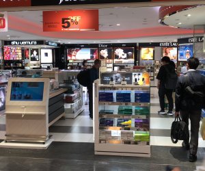 日本北海道 - 機場免稅店 翻譯導購